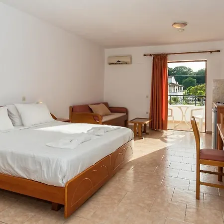 Lägenhetshotell Goudelis 4*