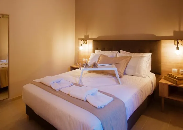 מלון דירות Goudelis 4*