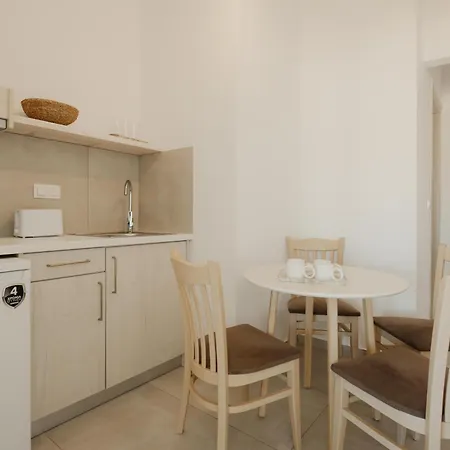Goudelis 4*